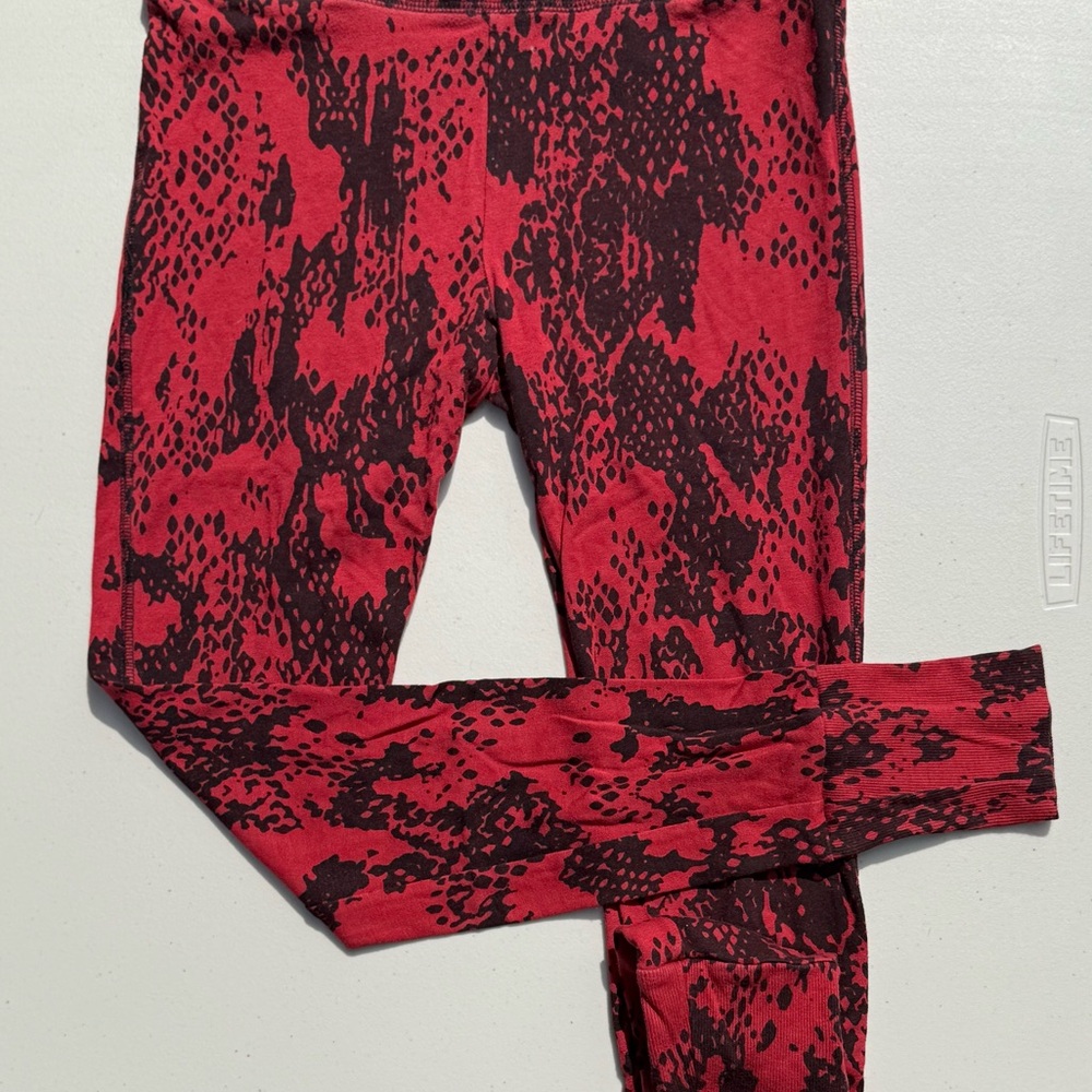 Aiko Red and Black Abstract Leggings
